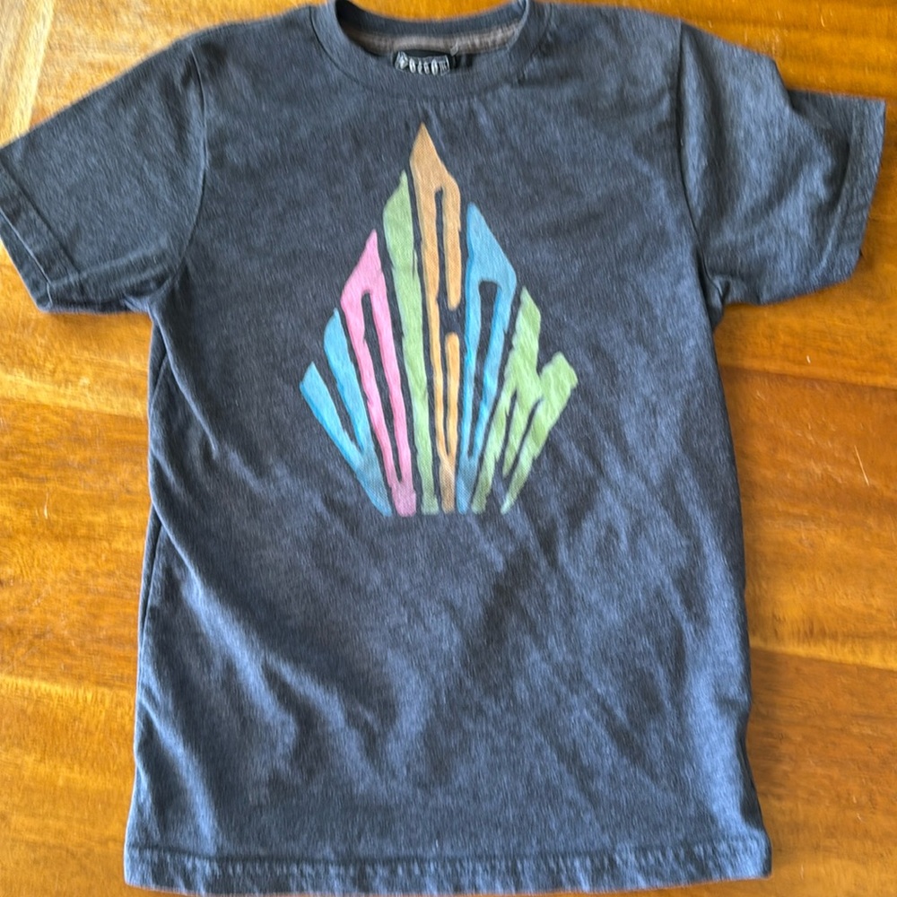 Boys volcom shirt